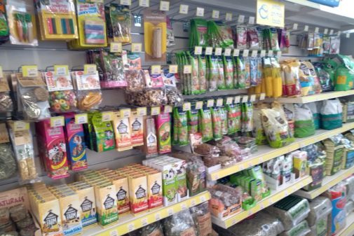 PETS FOOD AND ACCESSORIES FOR SMALL MAMMALS INCLUDING RABBITS AND GUINEA PIGS